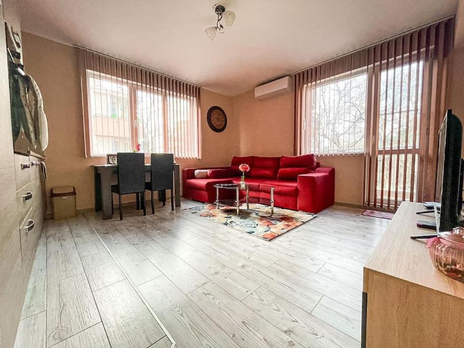 Modern & Bright 1Bd Apartment Near Main Square 플로브디프 외부 사진