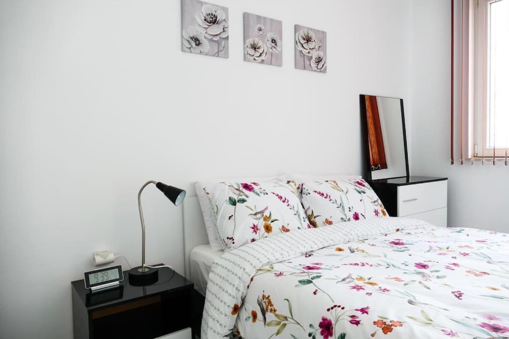Modern & Bright 1Bd Apartment Near Main Square 플로브디프 외부 사진