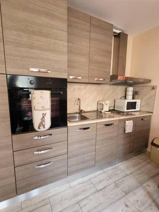 Modern & Bright 1Bd Apartment Near Main Square 플로브디프 외부 사진
