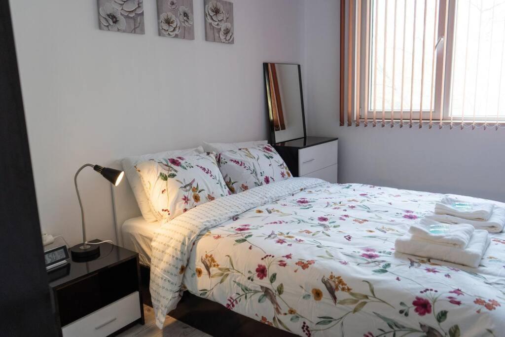 Modern & Bright 1Bd Apartment Near Main Square 플로브디프 외부 사진